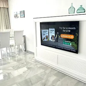 Apartamento Mi Capricho Beachfront- P301 With Sea View, Sitio de Calahonda